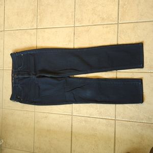 Women's size 4 Eddie Bauer slightly curvy high rise slim straight jeans